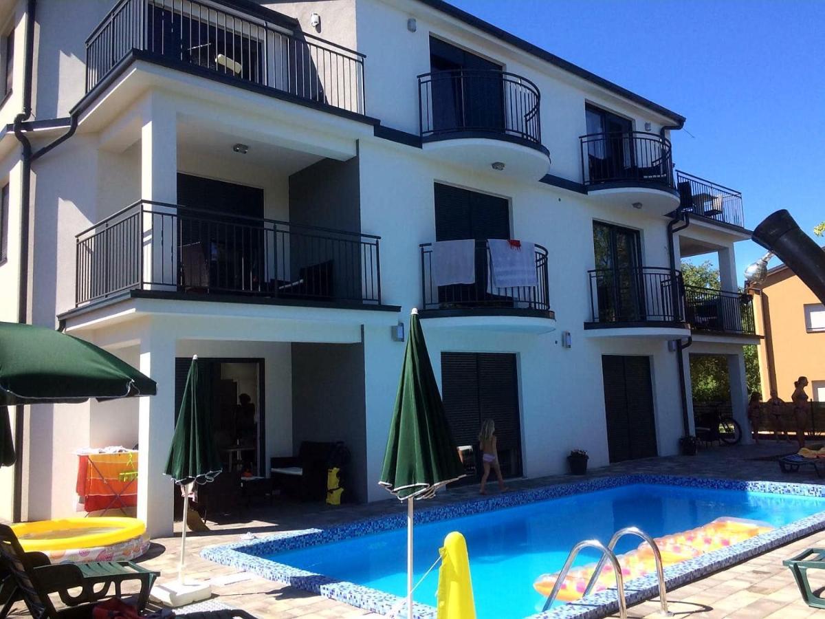 Apartmani Zaric Malinska Esterno foto