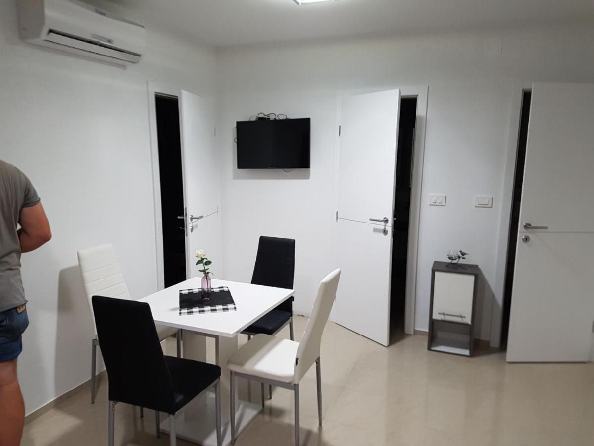 Apartmani Zaric Malinska Esterno foto