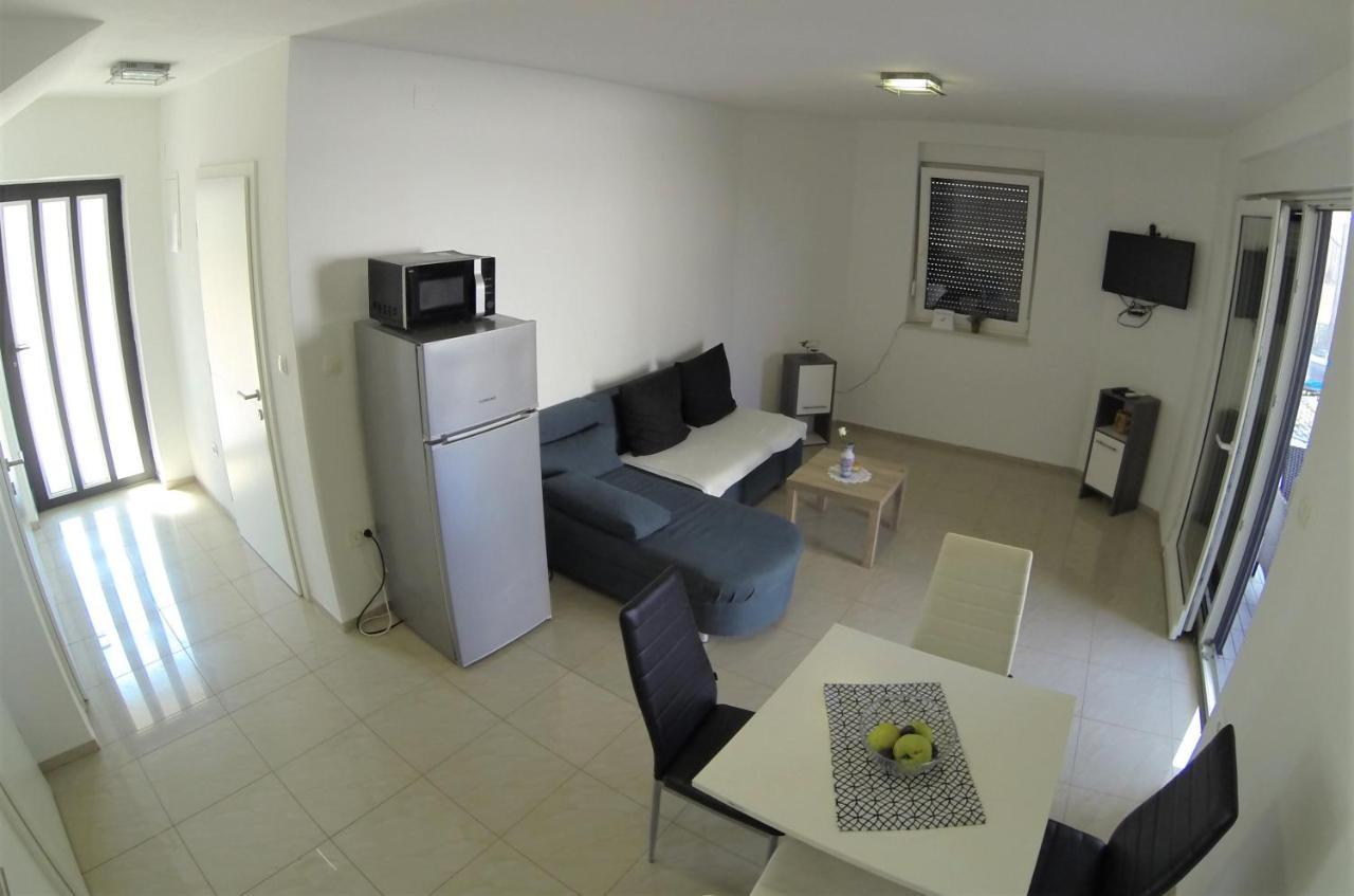 Apartmani Zaric Malinska Esterno foto