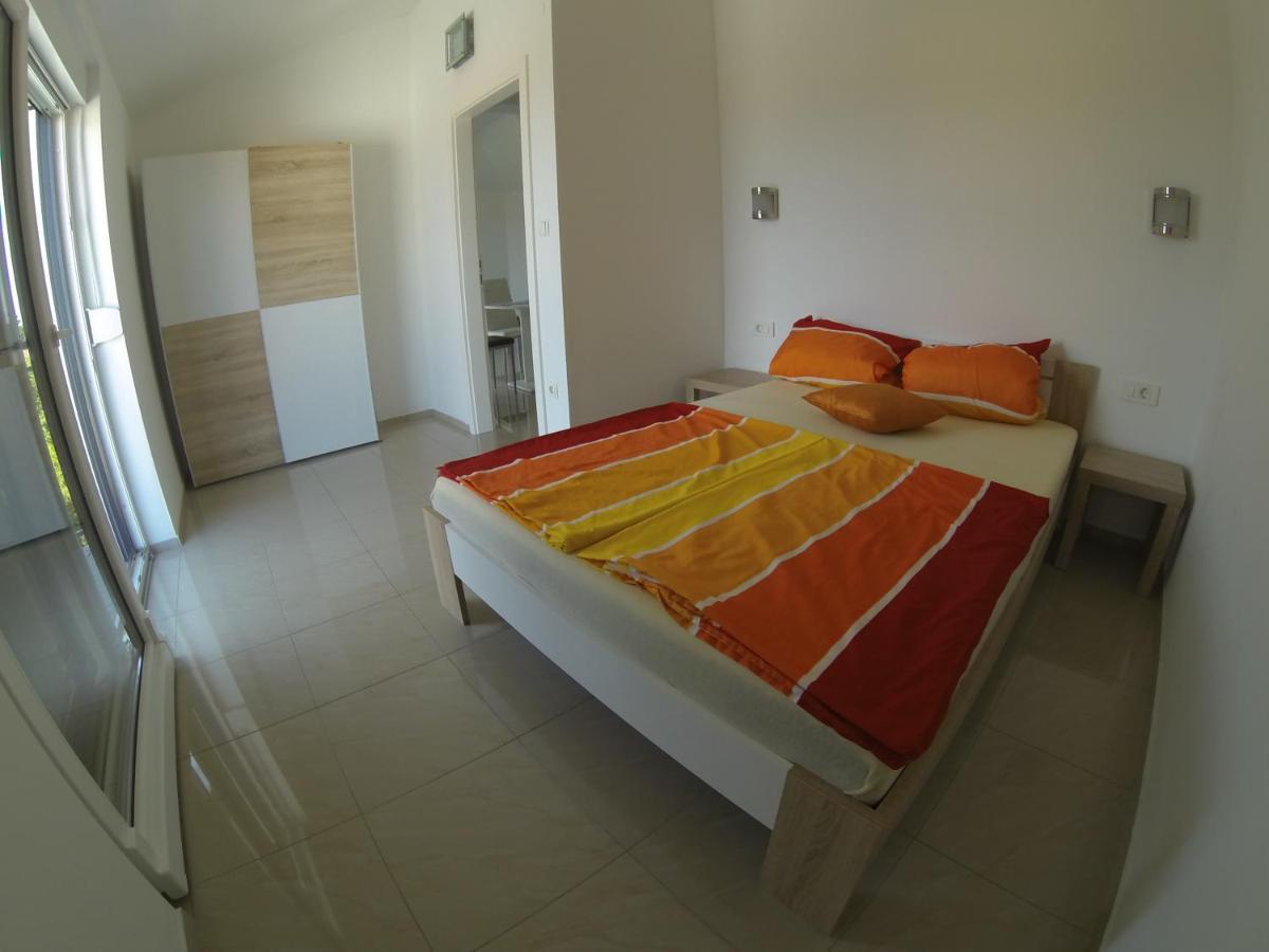 Apartmani Zaric Malinska Esterno foto